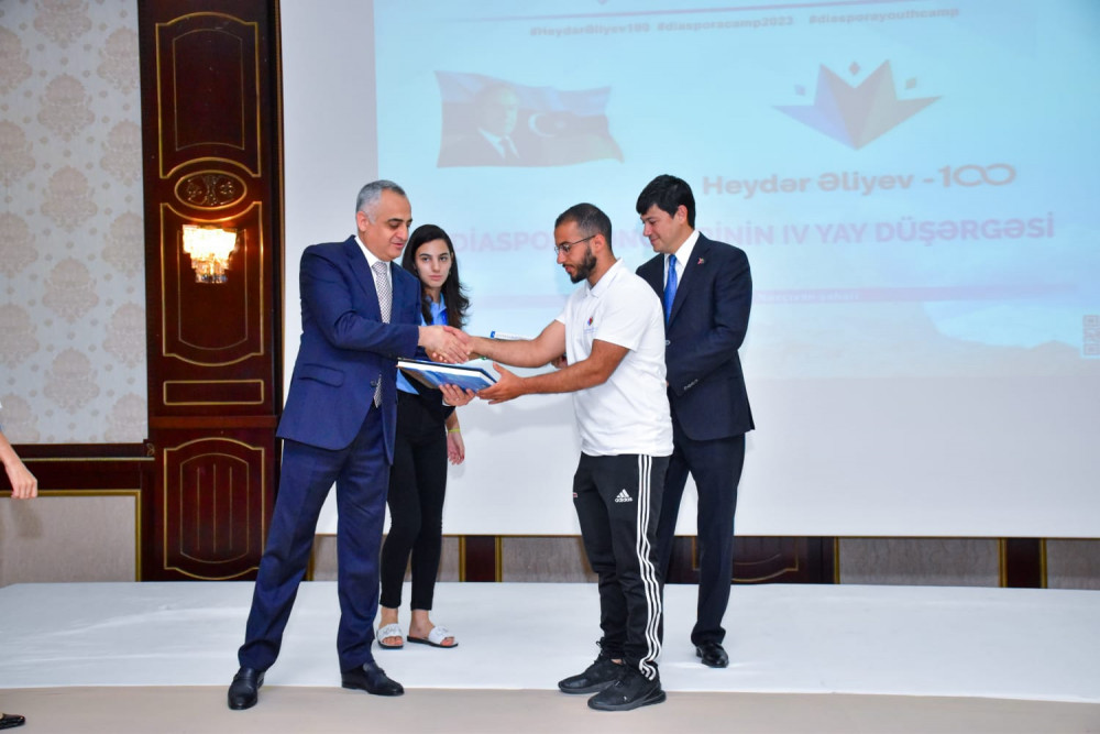 Naxçıvanda Diaspor Gənclərinin IV Yay Düşərgəsinin bağlanış mərasimi keçirilib<font color='red'> - YENİLƏNİB</font><font color=red> - FOTOLAR</font>