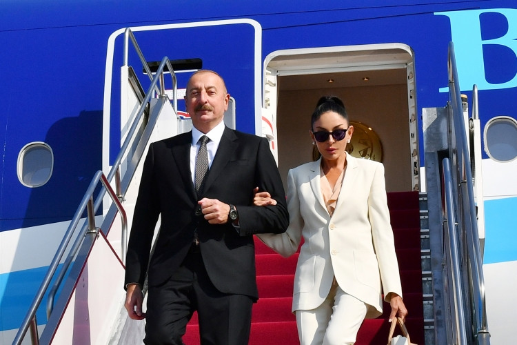 Azərbaycan Prezidenti İlham Əliyev Macarıstana işgüzar səfərə gedib<font color=red> - FOTOLAR</font>