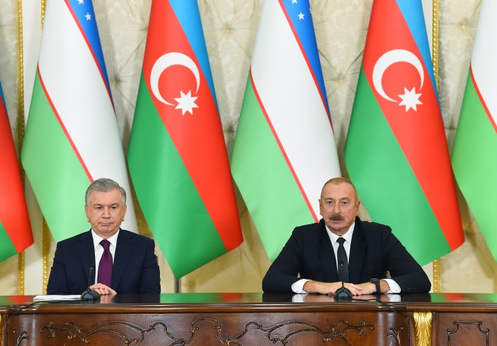 Azərbaycan və Özbəkistan prezidentləri mətbuata bəyanatlarla çıxış ediblər<font color='red'> - YENİLƏNİB</font><font color=red> - FOTOLAR</font>