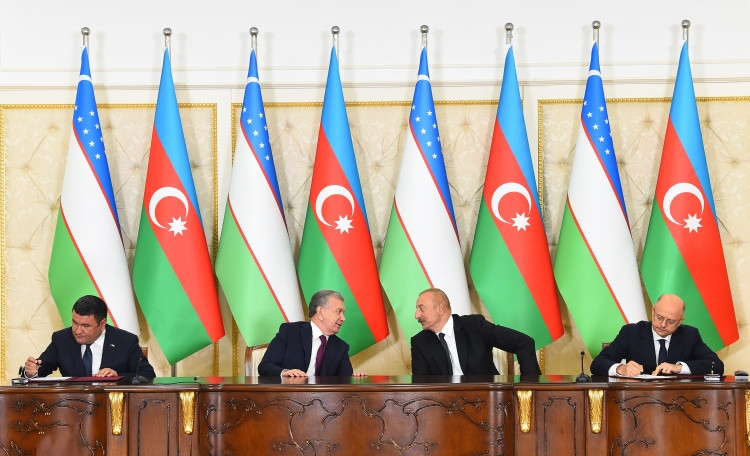 Azərbaycan-Özbəkistan sənədləri imzalanıb<font color='red'> - YENİLƏNİB</font><font color=red> - FOTOLAR</font>