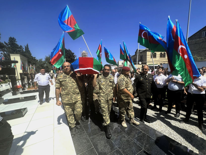  Otuz bir il əvvəl şəhid olan Məhərrəm Abbasov torpağa tapşırılıb<font color=red> - FOTOLAR</font>