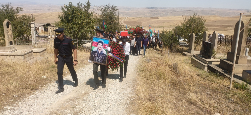Daşaltı kəndində itkin düşən və cəsədinin qalıqları 31 il sonra tapılan Şamaxı şəhidi dəfn olunub<font color=red> - FOTOLAR</font>