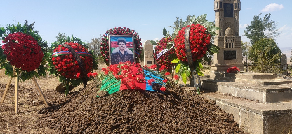 Daşaltı kəndində itkin düşən və cəsədinin qalıqları 31 il sonra tapılan Şamaxı şəhidi dəfn olunub<font color=red> - FOTOLAR</font>