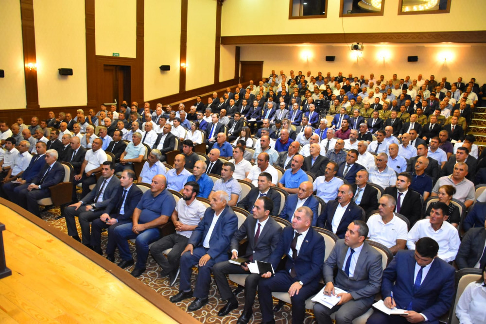 Naxçıvanda taxıl istehsalının inkişafı ilə bağlı müşavirə keçirilib<font color=red> - FOTOLAR</font>