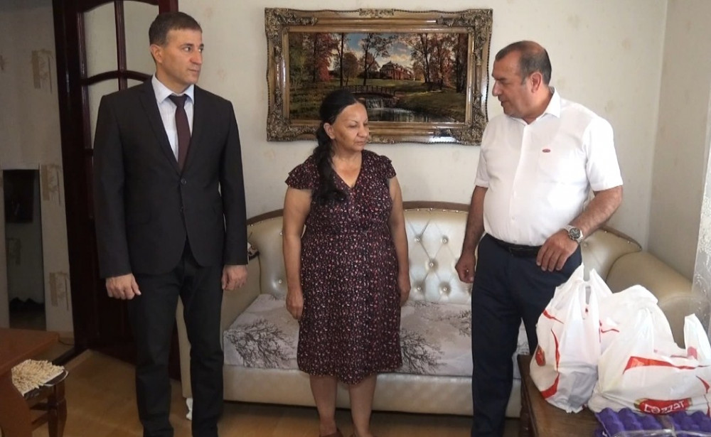 Naxçıvanda aztəminatlı ailələrə ərzaq yardımı verilib<font color=red> - FOTOLAR</font>