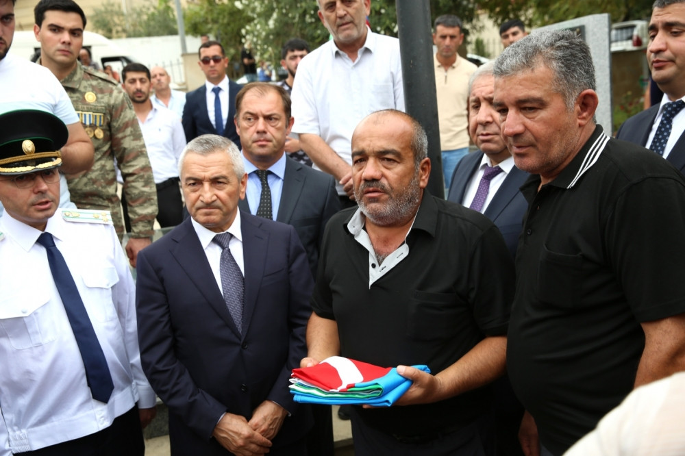 Daşaltıda nəşinin qalıqları tapılan Nofəl Qurbanov torpağa tapşırılıb<font color=red> - FOTOLAR</font>