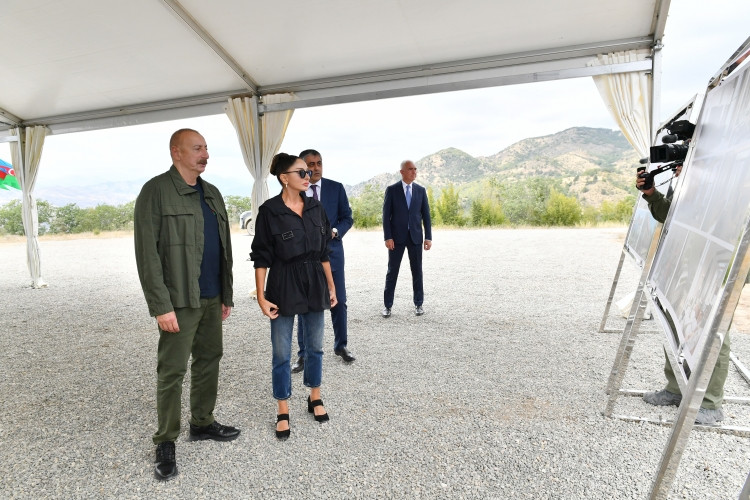 Laçında mehmanxana kompleksinin təməli qoyulub<font color=red> - FOTOLAR</font>