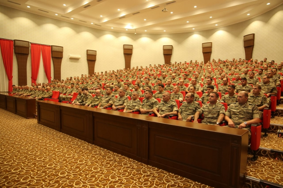 Hərbi Prokuror Naxçıvanda hərbçilərlə görüşüb<font color=red> - FOTOLAR</font>