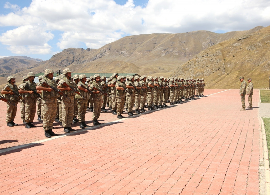 Hərbi Prokuror Naxçıvanda hərbçilərlə görüşüb<font color=red> - FOTOLAR</font>