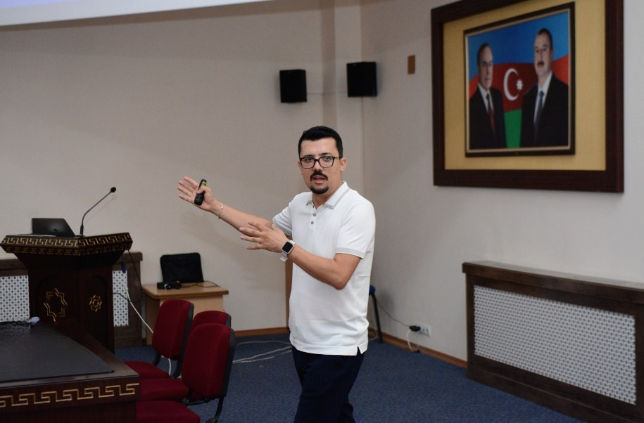 Naxçıvan Dövlət Universitetinin əsas tərəfdaşı olduğu Robotex Azərbaycanın mentor təlimləri uğurla yekunlaşıb <font color=red> - FOTOLAR</font>