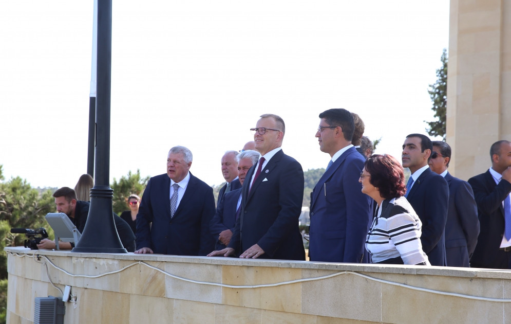 Slovakiya Milli Şurasının sədri Boris Kollar Şəhidlər xiyabanını ziyarət edib<font color=red> - FOTOLAR</font>