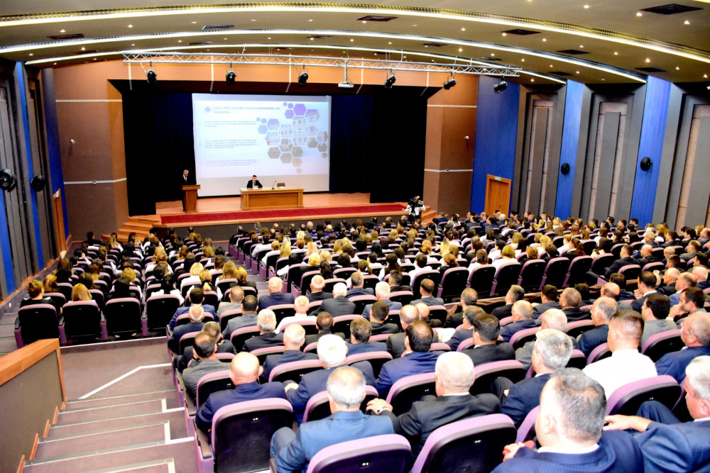 Naxçıvan Muxtar Respublikası təhsil işçilərinin konfransı keçirilib<font color=red> - FOTOLAR</font>