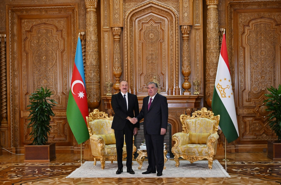 Düşənbədə Azərbaycan Prezidenti İlham Əliyevin Tacikistan Prezidenti Emoməli Rəhmon ilə təkbətək görüşü olub<font color='red'> - YENİLƏNİB</font><font color=red> - FOTOLAR</font>