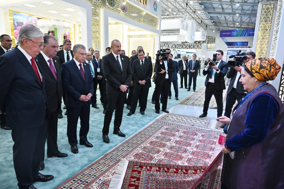 Düşənbədə 5-ci Məşvərət görüşündə iştirak edən dövlət başçıları “EKSPO Mərkəzi Asiya 2023” sərgisi ilə tanış olublar<font color='red'> - YENİLƏNİB</font><font color=red> - FOTOLAR</font>