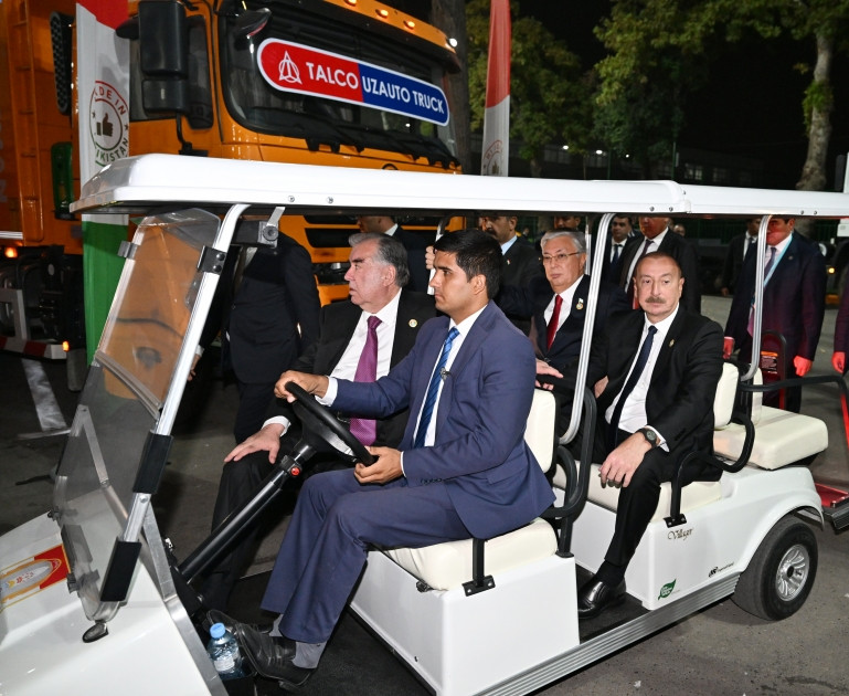 Düşənbədə 5-ci Məşvərət görüşündə iştirak edən dövlət başçıları “EKSPO Mərkəzi Asiya 2023” sərgisi ilə tanış olublar<font color='red'> - YENİLƏNİB</font><font color=red> - FOTOLAR</font>