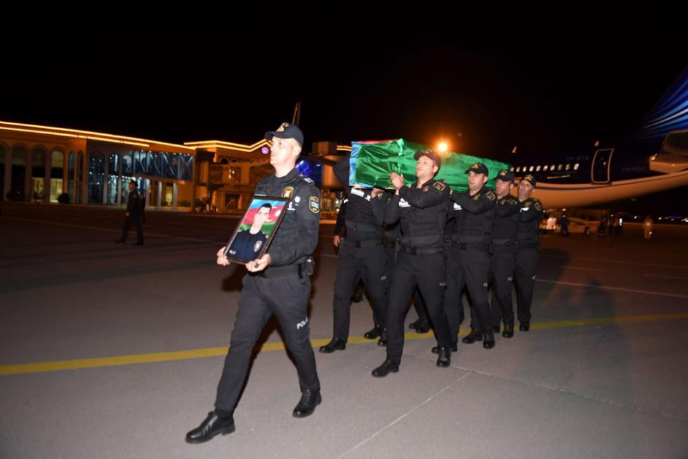 Polis serjantı Ələsgər Əsgərovun cənazəsi Naxçıvana gətirilib<font color=red> - FOTOLAR</font>