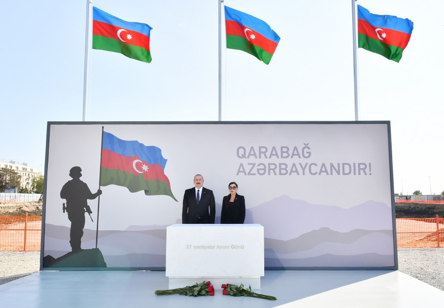 Prezident İlham Əliyev və birinci xanım Mehriban Əliyeva Bakıda inşası davam etdirilən Zəfər parkında olublar<font color='red'> - YENİLƏNİB</font><font color=red> - FOTOLAR</font>