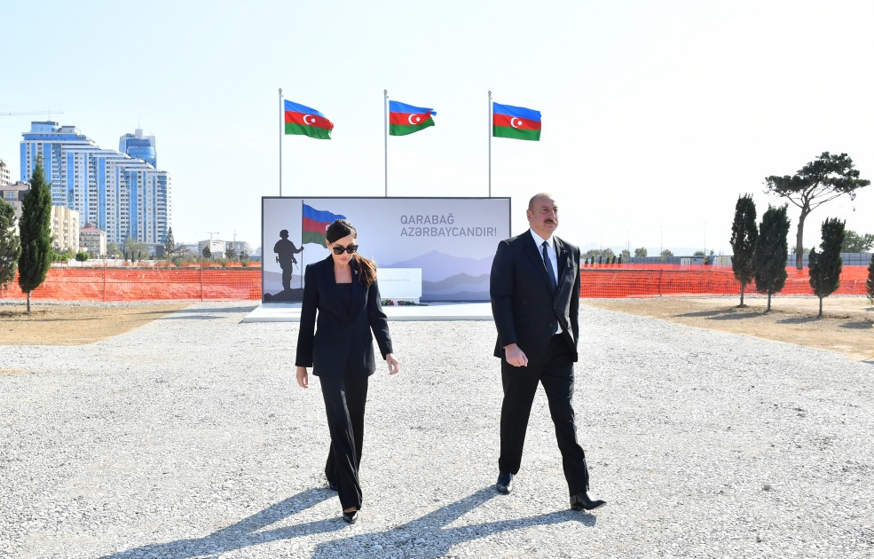 Prezident İlham Əliyev və birinci xanım Mehriban Əliyeva Bakıda inşası davam etdirilən Zəfər parkında olublar<font color='red'> - YENİLƏNİB</font><font color=red> - FOTOLAR</font>
