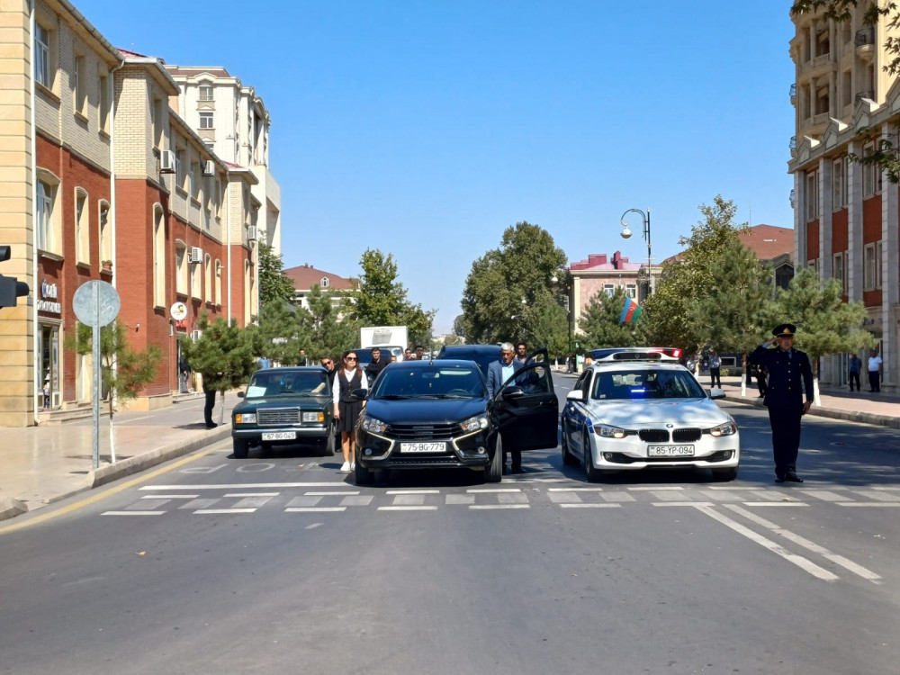 Naxçıvanda Vətən müharibəsi şəhidlərinin əziz xatirəsi bir dəqiqəlik sükutla anıldı <font color=red> - FOTOLAR</font>