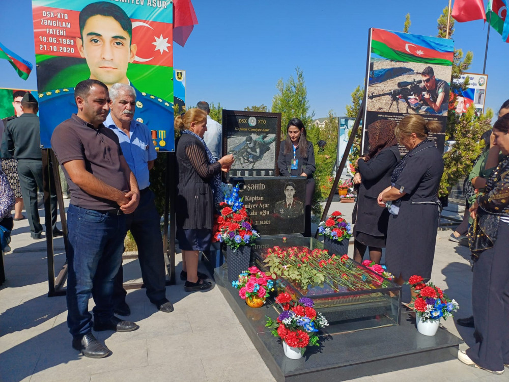 Naxçıvanda Vətən müharibəsi şəhidlərinin əziz xatirəsi bir dəqiqəlik sükutla anıldı <font color=red> - FOTOLAR</font>