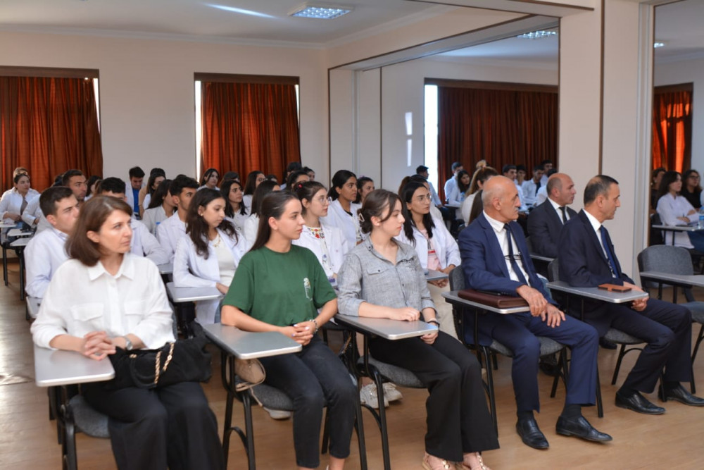 Mərkəzi Gömrük Hospitalında Elmi Tədqiqat və Tədris Mərkəzinin direktoru və Türkiyənin Ege Universitetinin həkim-professor heyəti Naxçıvan Dövlət Universitetində olublar<font color=red> - FOTOLAR</font>