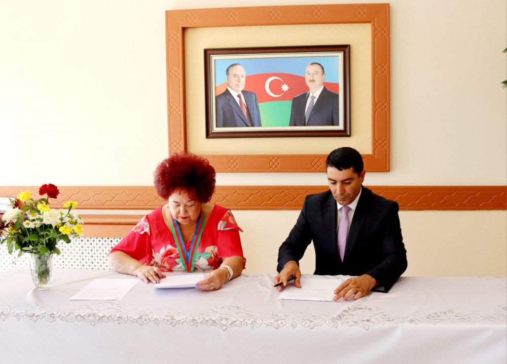 İrpendəki Zərifə Əliyeva adına Xarici dillər liseyi ilə Şahtaxtı orta məktəbi əməkdaşlıq edəcək<font color=red> - FOTOLAR</font>