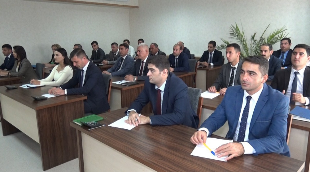 Maliyyə Tədris Mərkəzində təkmilləşdirici təlim keçirilir<font color=red> - FOTOLAR</font>