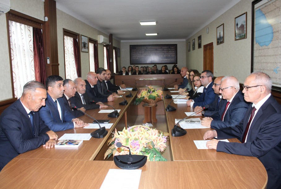 AMEA Naxçıvan Bölməsində  “Heydər Əliyev:tariximizdə və taleyimizdə” kitabının təqdimatı keçirilib<font color=red> - FOTOLAR</font>