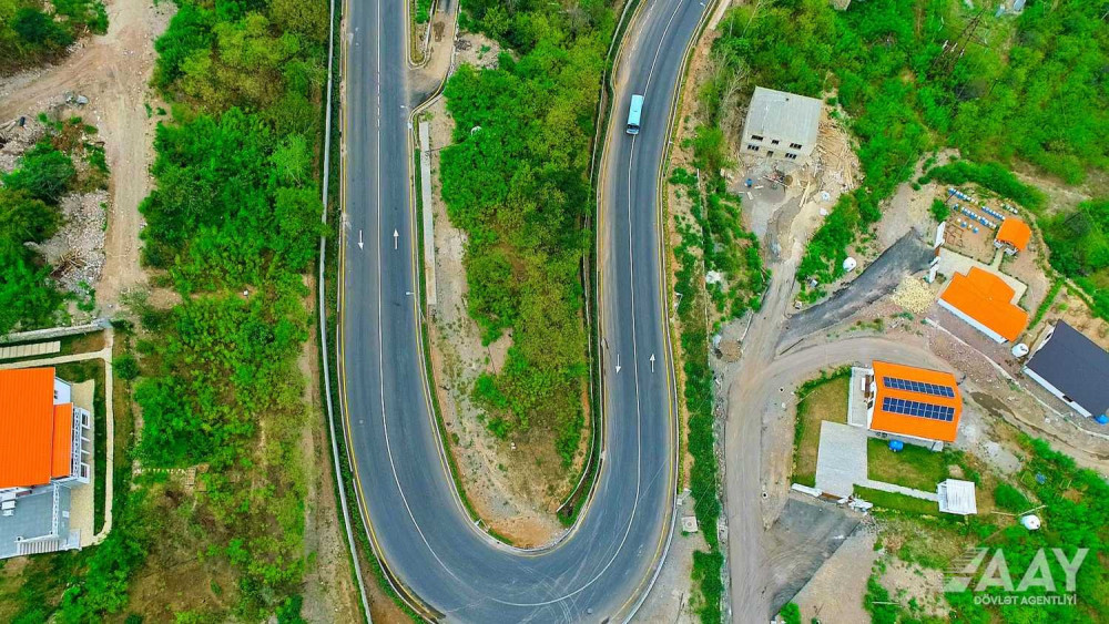 Laçında şəhərdaxili yollar sürətlə bərpa edilir<font color=red> - FOTOLAR</font>