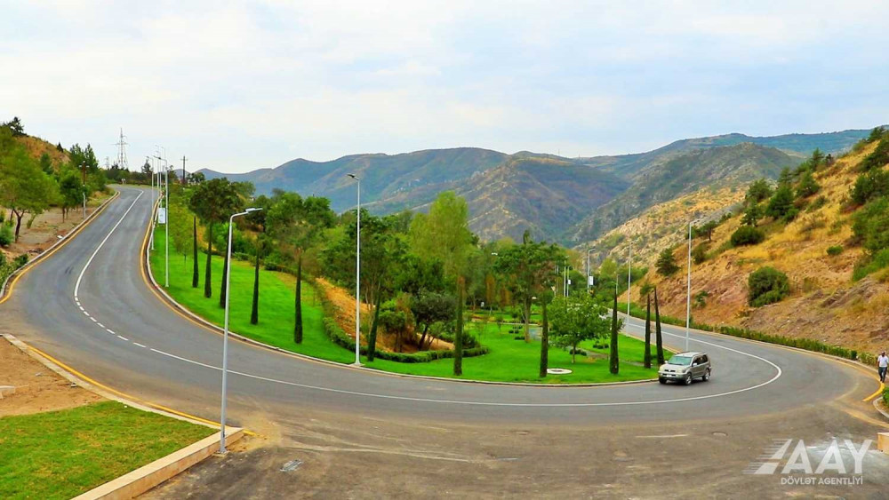 Laçında şəhərdaxili yollar sürətlə bərpa edilir<font color=red> - FOTOLAR</font>