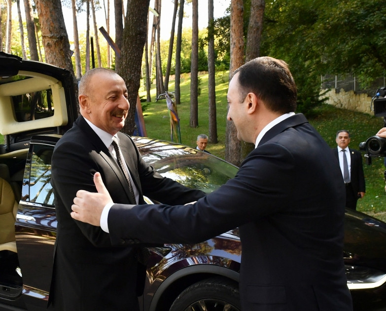 Azərbaycan Prezidenti İlham Əliyevin Gürcüstanın Baş naziri İrakli Qaribaşvili ilə təkbətək görüşü olub <font color='red'> - YENİLƏNİB</font><font color=red> - FOTOLAR</font>