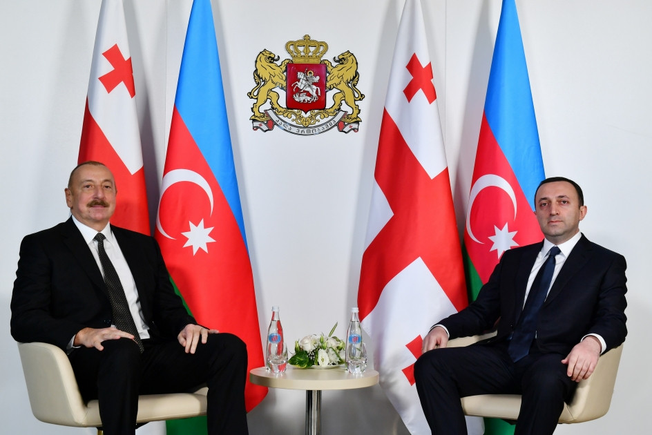 Azərbaycan Prezidenti İlham Əliyevin Gürcüstanın Baş naziri İrakli Qaribaşvili ilə təkbətək görüşü olub <font color='red'> - YENİLƏNİB</font><font color=red> - FOTOLAR</font>