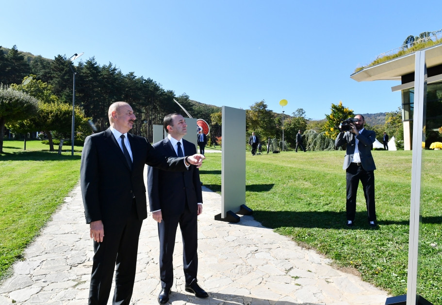 Prezident İlham Əliyev və Baş nazir İrakli Qaribaşvili Tbilisidə Ümummilli Lider Heydər Əliyevin 100 illiyinə həsr edilmiş fotosərgi ilə tanış olublar <font color='red'> - YENİLƏNİB</font><font color=red> - FOTOLAR</font>