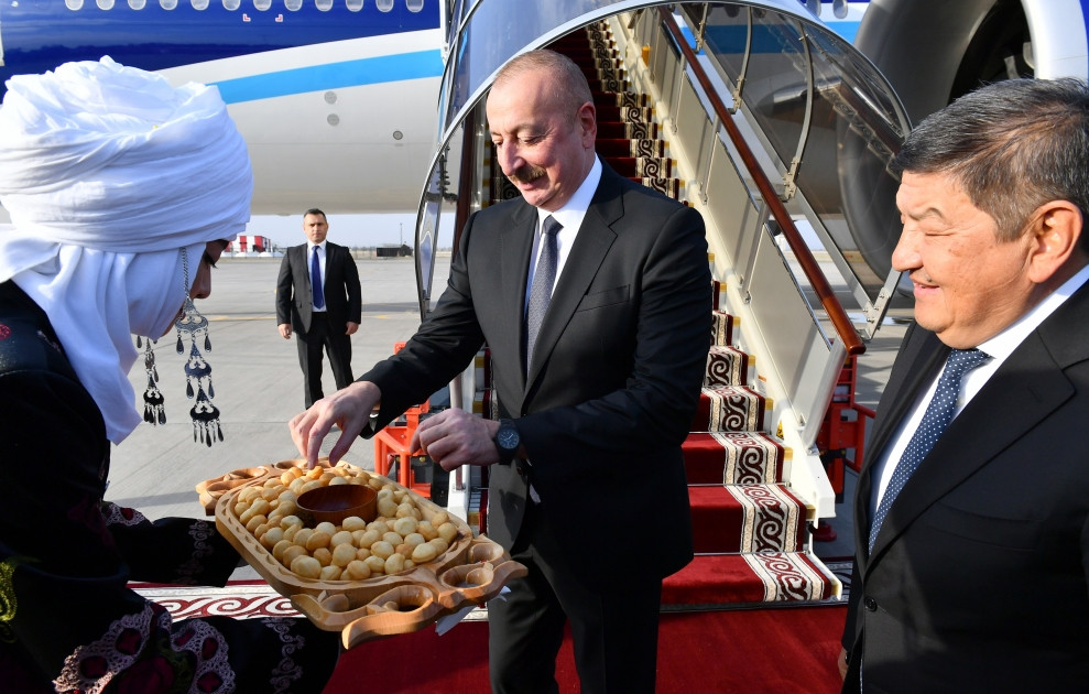 Azərbaycan Prezidenti İlham Əliyev Qırğızıstana səfərə gedib<font color=red> - FOTOLAR</font>