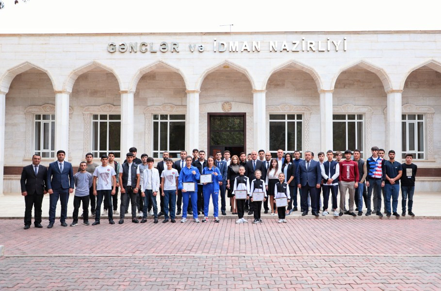 Naxçıvanın idman ictimaiyyəti arasında hüquqi maarifləndirmə işi aparılır<font color=red> - FOTOLAR</font>
