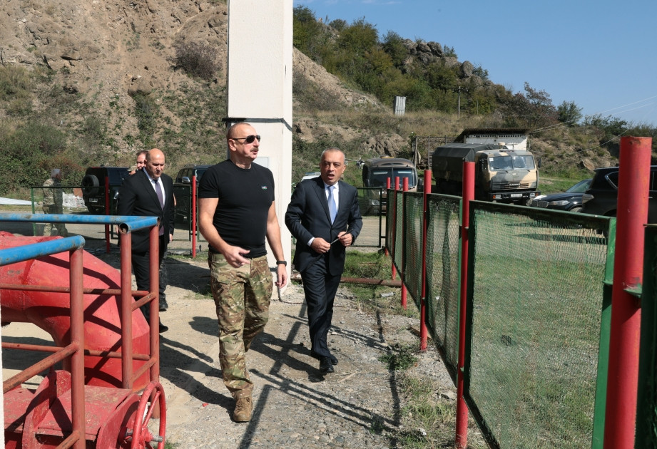 Prezident İlham Əliyev Sərsəng su anbarının ərazisində Azərbaycan Respublikasının Dövlət Bayrağını ucaldıb<font color='red'> - YENİLƏNİB</font><font color=red> - FOTOLAR</font>