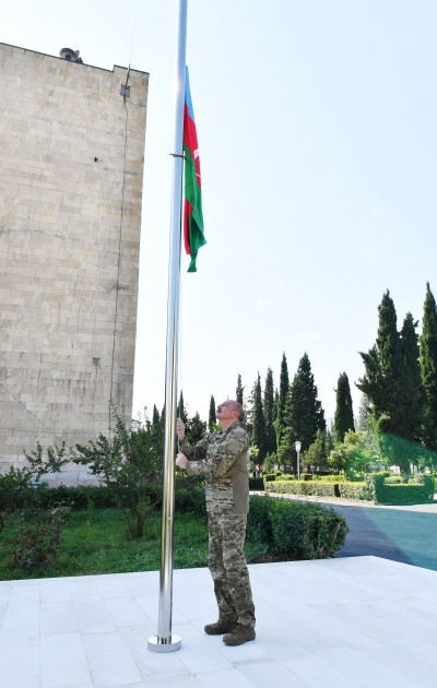 Prezident İlham Əliyev Ağdərə şəhərində Azərbaycan Respublikasının Dövlət Bayrağını ucaldıb<font color='red'> - YENİLƏNİB</font><font color=red> - FOTOLAR</font>