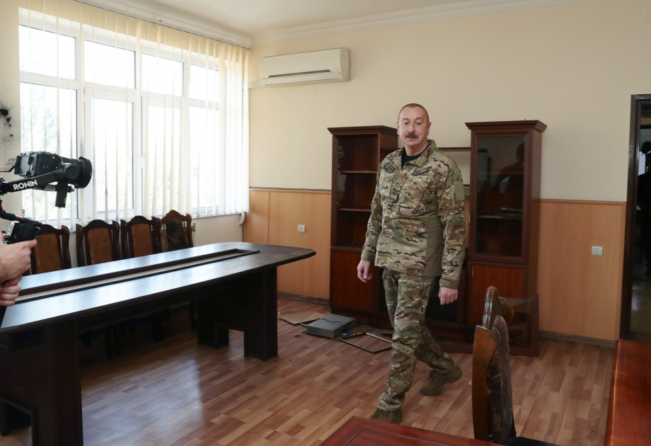Prezident İlham Əliyev Ağdərə şəhərində Azərbaycan Respublikasının Dövlət Bayrağını ucaldıb<font color='red'> - YENİLƏNİB</font><font color=red> - FOTOLAR</font>