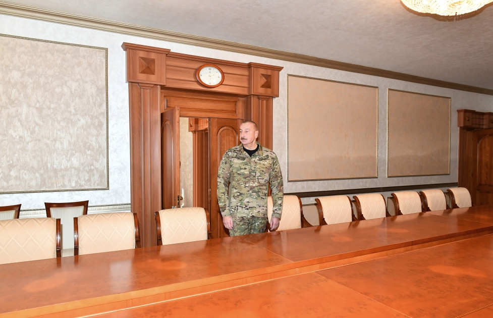 Prezident İlham Əliyev Xankəndi şəhərində Azərbaycan Respublikasının Dövlət Bayrağını ucaldıb və çıxış edib <font color='red'> - YENİLƏNİB</font><font color=red> - FOTOLAR</font>