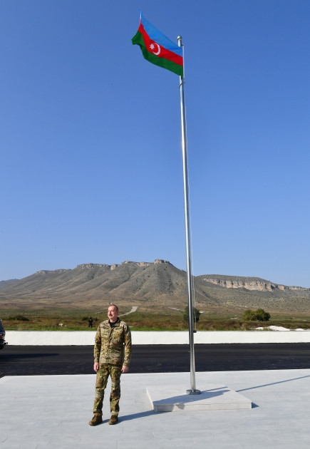 Prezident İlham Əliyev Xocalı şəhərində və Əsgəran qəsəbəsində Azərbaycan Respublikasının Dövlət Bayrağını ucaldıb<font color='red'> - YENİLƏNİB</font><font color=red> - FOTOLAR</font>