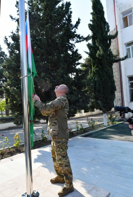 Prezident İlham Əliyev Xocalı şəhərində və Əsgəran qəsəbəsində Azərbaycan Respublikasının Dövlət Bayrağını ucaldıb<font color='red'> - YENİLƏNİB</font><font color=red> - FOTOLAR</font>