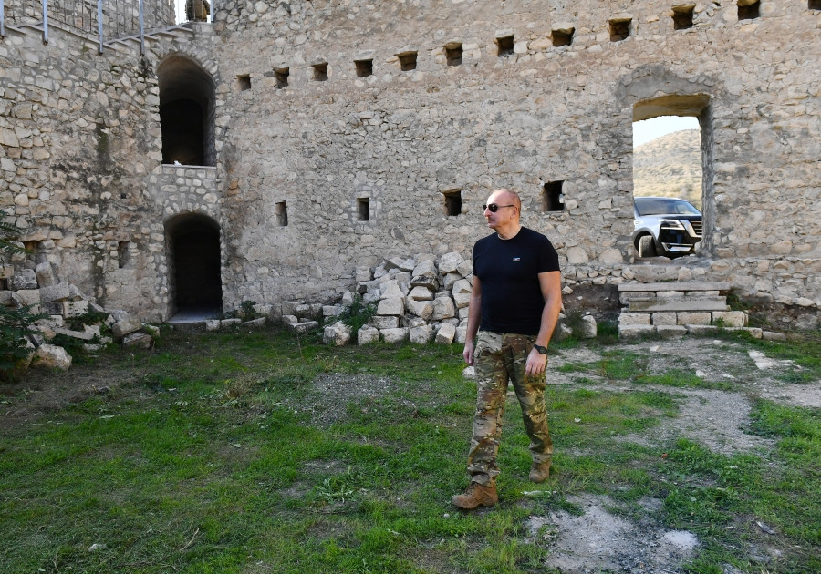 Azərbaycan Prezidenti İlham Əliyev Əsgəran qalasında olub<font color='red'> - YENİLƏNİB</font><font color=red> - FOTOLAR</font>