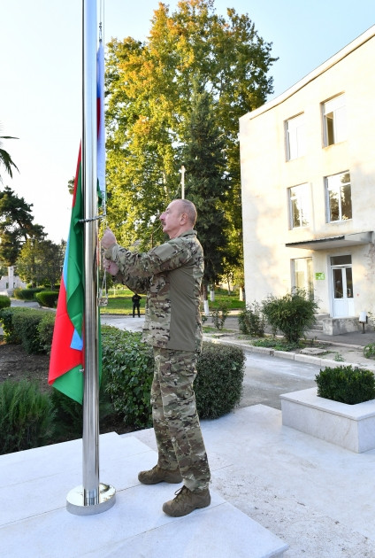 Prezident İlham Əliyev Xocavənd şəhərində Azərbaycan Respublikasının Dövlət Bayrağını ucaldıb<font color='red'> - YENİLƏNİB</font><font color=red> - FOTOLAR</font>