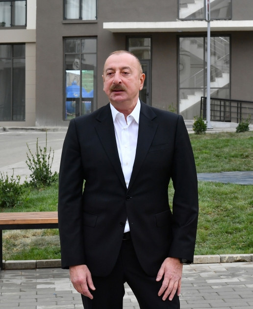 Prezident İlham Əliyev “Füzuli Şəhəri Günü”ndə Füzuli şəhərinə köçmüş sakinlər və rayon ictimaiyyətinin nümayəndələri ilə görüşüb<font color='red'> - YENİLƏNİB</font><font color=red> - FOTOLAR</font>