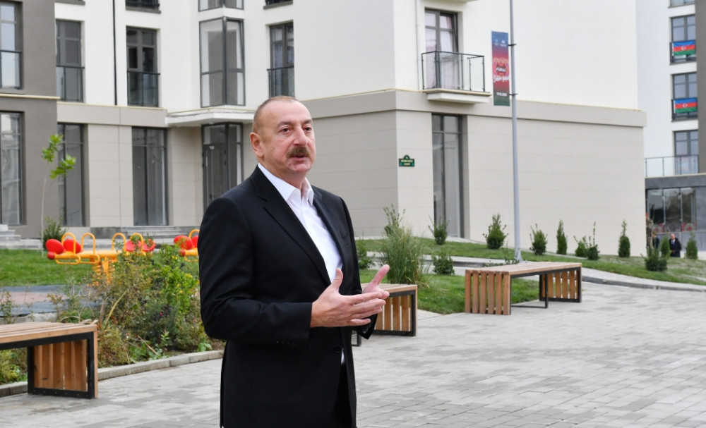 Prezident İlham Əliyev “Füzuli Şəhəri Günü”ndə Füzuli şəhərinə köçmüş sakinlər və rayon ictimaiyyətinin nümayəndələri ilə görüşüb<font color='red'> - YENİLƏNİB</font><font color=red> - FOTOLAR</font>