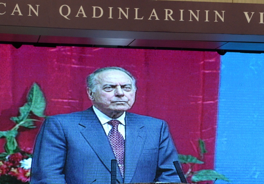 Azərbaycan Qadınlarının VI Qurultayı keçirilib<font color=red> - FOTOLAR</font>
