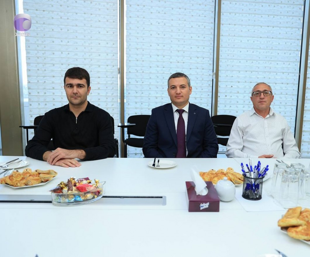Naxçıvan Televiziyasının texniki istehsalat sahəsinin əməkdaşları təcrübə mübadiləsi üçün Xəzər Media Mərkəzində olub<font color=red> - VİDEO</font>
