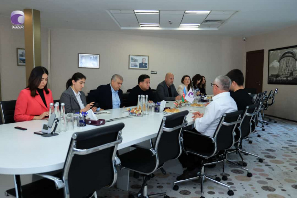 Naxçıvan Televiziyasının texniki istehsalat sahəsinin əməkdaşları təcrübə mübadiləsi üçün Xəzər Media Mərkəzində olub<font color=red> - VİDEO</font>