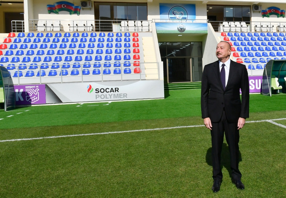 Prezident İlham Əliyev Mehdi Hüseynzadə adına Sumqayıt şəhər stadionunda yaradılan şəraitlə tanış olub<font color=red> - FOTOLAR</font>