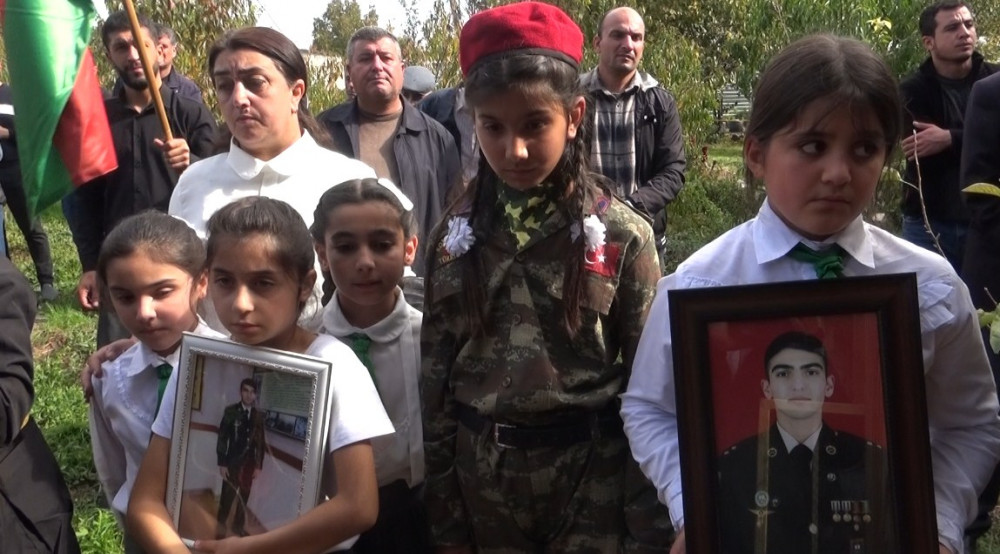 Şərurda Vətən müharibəsi şəhidlərinin xatirələrini əbədiləşdirmək məqsədilə inşa olunmuş  bulaq-abidənin açılışı olub<font color=red> - FOTOLAR</font>